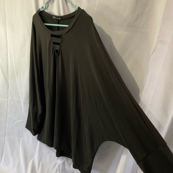 White Birch Plus Size Women’s Black Dolman Cut Batwing Sleeves Plus Size 2X - Picture 5 of 8